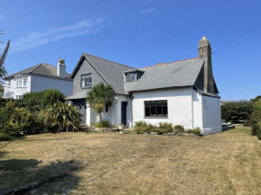 Stratton Vow - a true 1920s Arts and Crafts house!